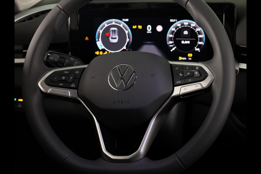 Volkswagen T-Roc Limited Edition 1.5 eTSI 85 kW / 116 PK SUV 7 vers Achteruitrijcamera | Stoelverwarming | Carplay