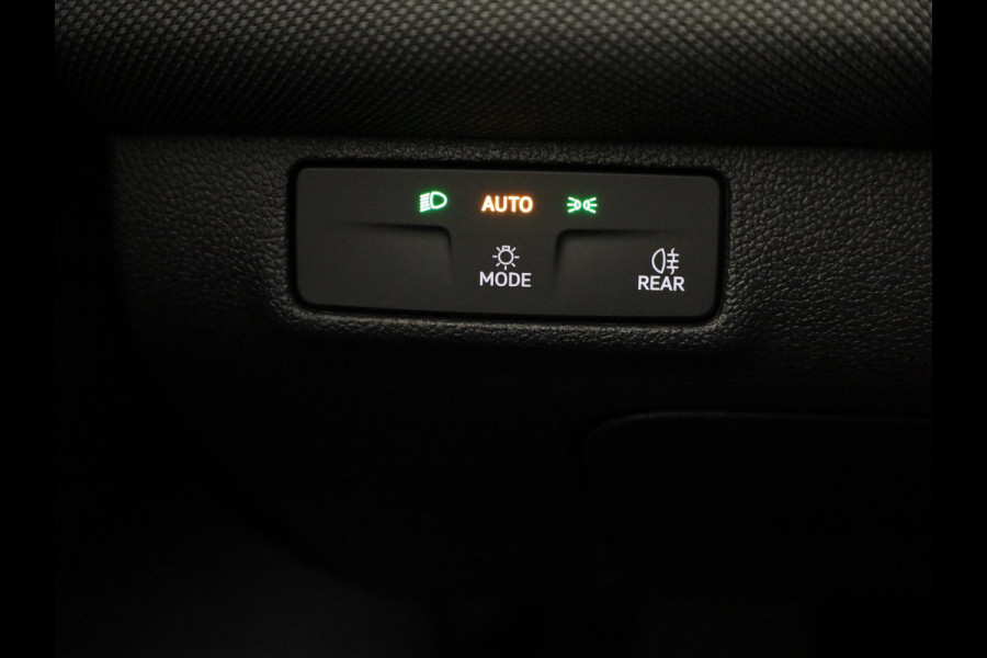 Volkswagen T-Roc Limited Edition 1.5 eTSI 85 kW / 116 PK SUV 7 vers Achteruitrijcamera | Stoelverwarming | Carplay