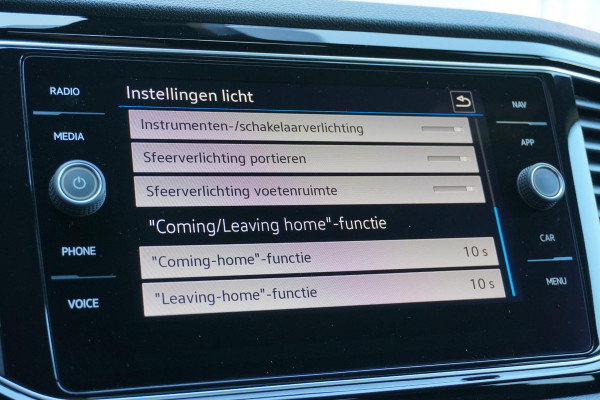 Volkswagen T-Roc 2.0 TSI 4Motion R *dealer onderhouden* + AKRAPOVIC / DCC / CAMERA / BEATS / ACC