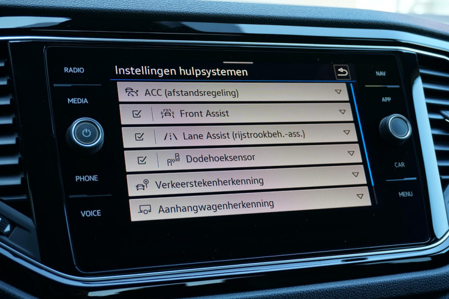 Volkswagen T-Roc 2.0 TSI 4Motion R *dealer onderhouden* + AKRAPOVIC / DCC / CAMERA / BEATS / ACC