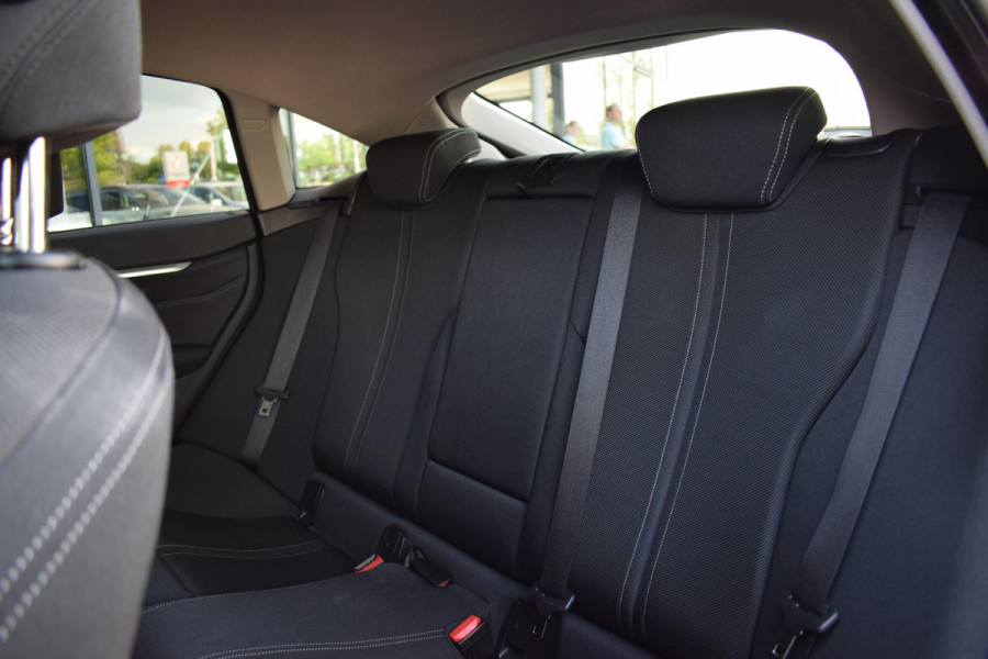 BMW 4 Serie Gran Coupé 418i Executive | Sportstoelen | Navi | Cruise | Climate