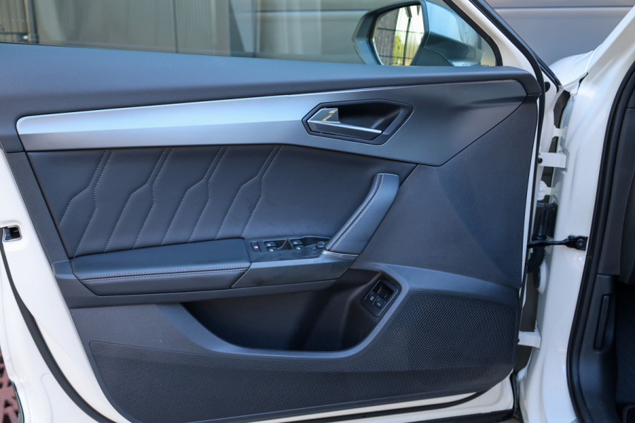 CUPRA Formentor 1.4 e-Hybrid Business | BTW | PANO | ACC | STUURVERW | CAMERA | CARPLAY | SFEER | KEYLESS |