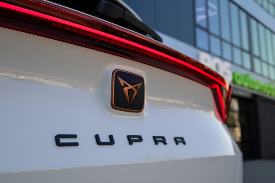 CUPRA Formentor 1.4 e-Hybrid Business | BTW | PANO | ACC | STUURVERW | CAMERA | CARPLAY | SFEER | KEYLESS |