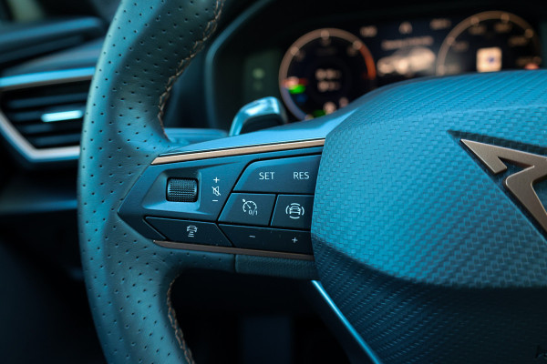 CUPRA Formentor 1.4 e-Hybrid Business | BTW | PANO | ACC | STUURVERW | CAMERA | CARPLAY | SFEER | KEYLESS |