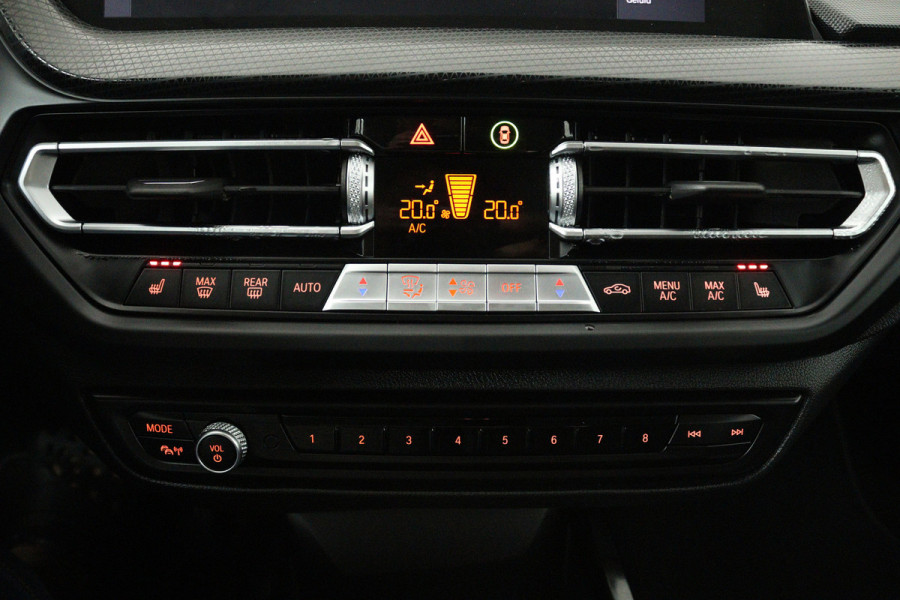BMW 2 Serie Gran Coupé 218i High Executive (STOELVERWARMING, CAMERA, NAVIGATIE, CRUISE CONTROL, DEALER ONDERHOUDEN)