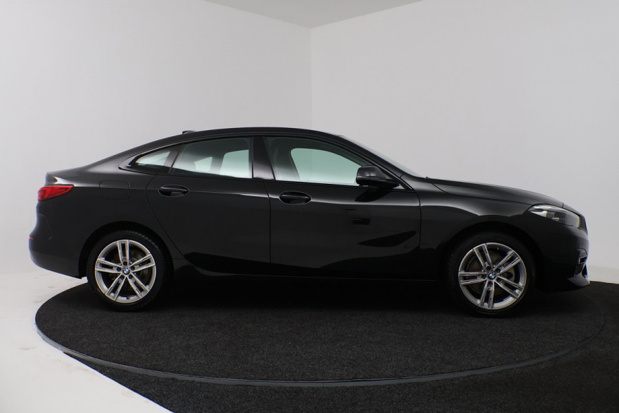 BMW 2 Serie Gran Coupé 218i High Executive (STOELVERWARMING, CAMERA, NAVIGATIE, CRUISE CONTROL, DEALER ONDERHOUDEN)