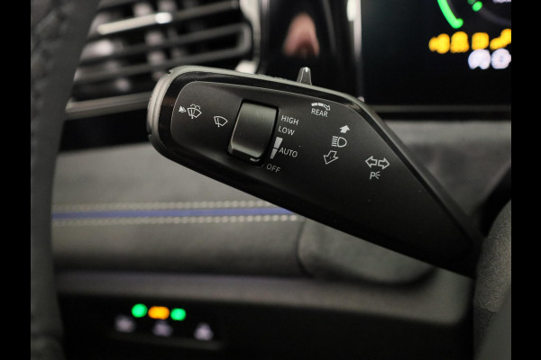 Volkswagen Tiguan R-Line Edition 1.5 eHybrid 150 kW / 204 PK SUV 6 v Head-Up Display | Panoramadak | Stoelverwarming