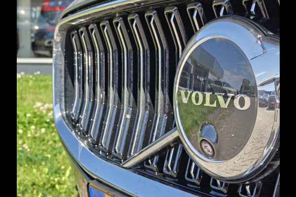 Volvo V60 T6 AWD 350PK Plug-in Hybrid Ultra Bright | Demo | BLIS | Stoelventilatie | Massage Stoelen | Panodak | 360 Camera | B&W |