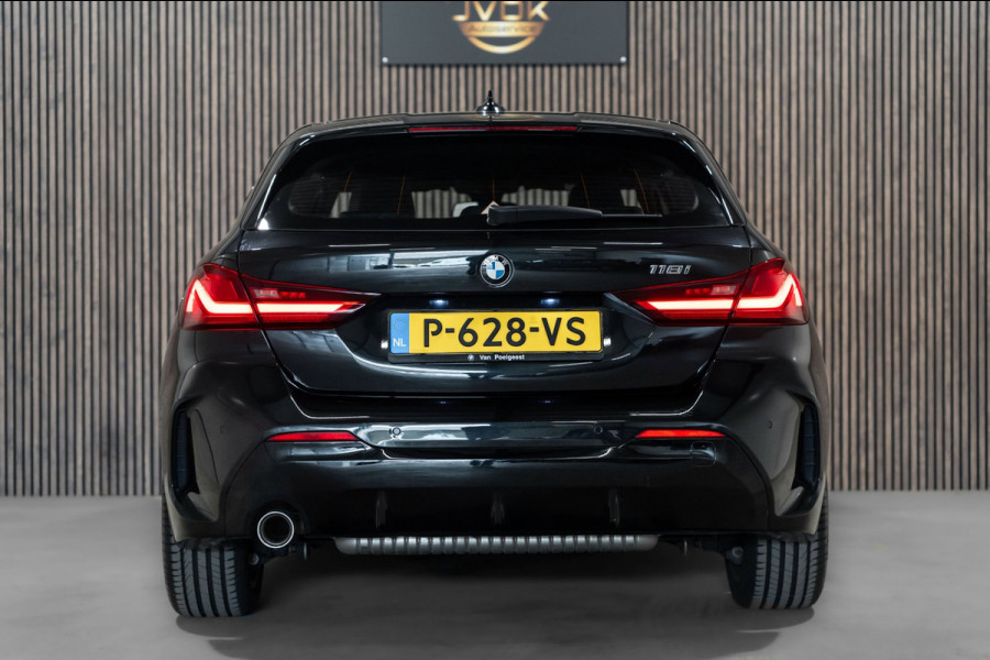 BMW 1-serie 118i Automaat M Pakket LED NAVI Sfeer Verlichting