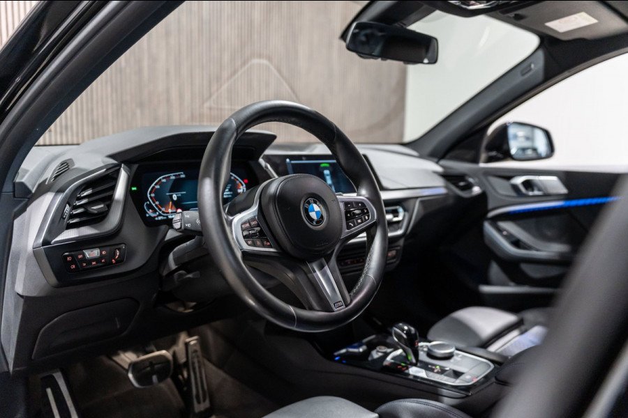 BMW 1-serie 118i Automaat M Pakket LED NAVI Sfeer Verlichting