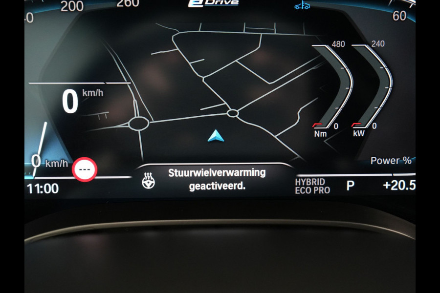 BMW 5 Serie Touring 530e M Sport PHEV 293pk Dealer O.H. | Trekhaak Af Fabriek | Adaptive Cruise | Head Up | Laser LED | Harman / Kardon | Camera | Lederen Sportstoelen & Stuur Verwarmd | Sfeerverlichting | Keyless | Blis | Apple Carplay | DAB | 18"L.M | Plug In Hybrid |
