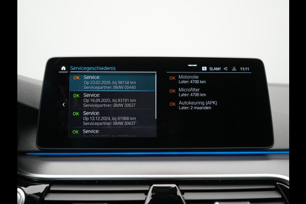 BMW 5 Serie Touring 530e M Sport PHEV 293pk Dealer O.H. | Trekhaak Af Fabriek | Adaptive Cruise | Head Up | Laser LED | Harman / Kardon | Camera | Lederen Sportstoelen & Stuur Verwarmd | Sfeerverlichting | Keyless | Blis | Apple Carplay | DAB | 18"L.M | Plug In Hybrid |