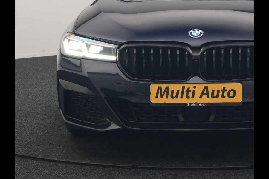 BMW 5 Serie Touring 530e M Sport PHEV 293pk Dealer O.H. | Trekhaak Af Fabriek | Adaptive Cruise | Head Up | Laser LED | Harman / Kardon | Camera | Lederen Sportstoelen & Stuur Verwarmd | Sfeerverlichting | Keyless | Blis | Apple Carplay | DAB | 18"L.M | Plug In Hybrid |