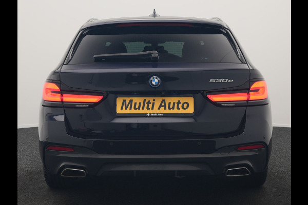 BMW 5 Serie Touring 530e M Sport PHEV 293pk Dealer O.H. | Trekhaak Af Fabriek | Adaptive Cruise | Head Up | Laser LED | Harman / Kardon | Camera | Lederen Sportstoelen & Stuur Verwarmd | Sfeerverlichting | Keyless | Blis | Apple Carplay | DAB | 18"L.M | Plug In Hybrid |