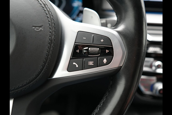 BMW 5 Serie Touring 530e M Sport PHEV 293pk Dealer O.H. | Trekhaak Af Fabriek | Adaptive Cruise | Head Up | Laser LED | Harman / Kardon | Camera | Lederen Sportstoelen & Stuur Verwarmd | Sfeerverlichting | Keyless | Blis | Apple Carplay | DAB | 18"L.M | Plug In Hybrid |