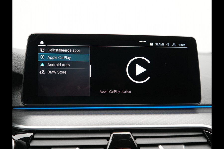 BMW 5 Serie Touring 530e M Sport PHEV 293pk Dealer O.H. | Trekhaak Af Fabriek | Adaptive Cruise | Head Up | Laser LED | Harman / Kardon | Camera | Lederen Sportstoelen & Stuur Verwarmd | Sfeerverlichting | Keyless | Blis | Apple Carplay | DAB | 18"L.M | Plug In Hybrid |