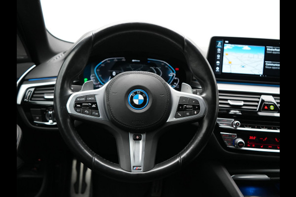 BMW 5 Serie Touring 530e M Sport PHEV 293pk Dealer O.H. | Trekhaak Af Fabriek | Adaptive Cruise | Head Up | Laser LED | Harman / Kardon | Camera | Lederen Sportstoelen & Stuur Verwarmd | Sfeerverlichting | Keyless | Blis | Apple Carplay | DAB | 18"L.M | Plug In Hybrid |