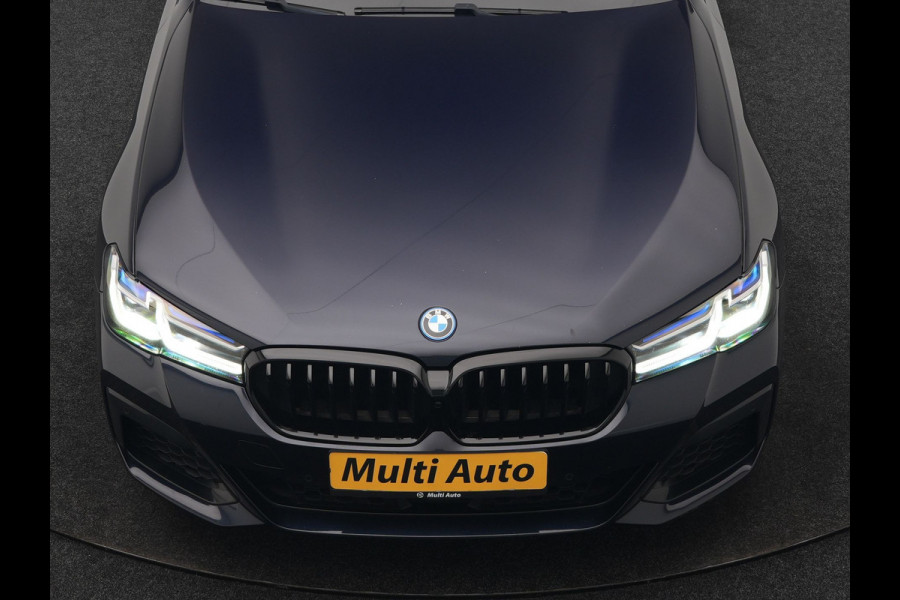BMW 5 Serie Touring 530e M Sport PHEV 293pk Dealer O.H. | Trekhaak Af Fabriek | Adaptive Cruise | Head Up | Laser LED | Harman / Kardon | Camera | Lederen Sportstoelen & Stuur Verwarmd | Sfeerverlichting | Keyless | Blis | Apple Carplay | DAB | 18"L.M | Plug In Hybrid |