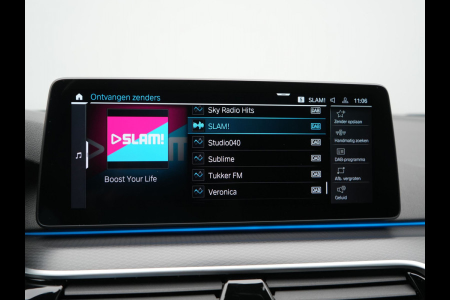BMW 5 Serie Touring 530e M Sport PHEV 293pk Dealer O.H. | Trekhaak Af Fabriek | Adaptive Cruise | Head Up | Laser LED | Harman / Kardon | Camera | Lederen Sportstoelen & Stuur Verwarmd | Sfeerverlichting | Keyless | Blis | Apple Carplay | DAB | 18"L.M | Plug In Hybrid |