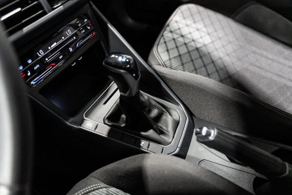 Volkswagen Taigo 1.5 TSI R-Line DSG PANO IQ CAMARA