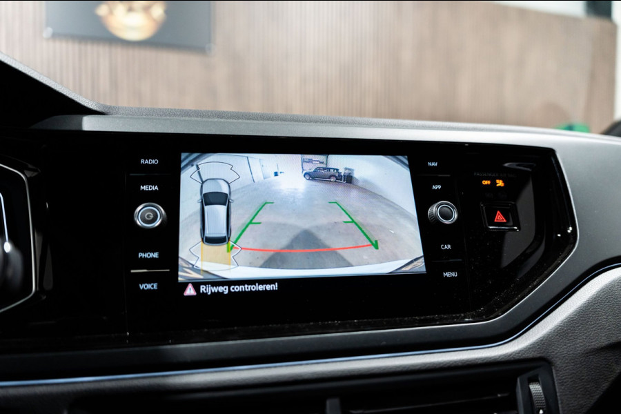 Volkswagen Taigo 1.5 TSI R-Line DSG PANO IQ CAMARA