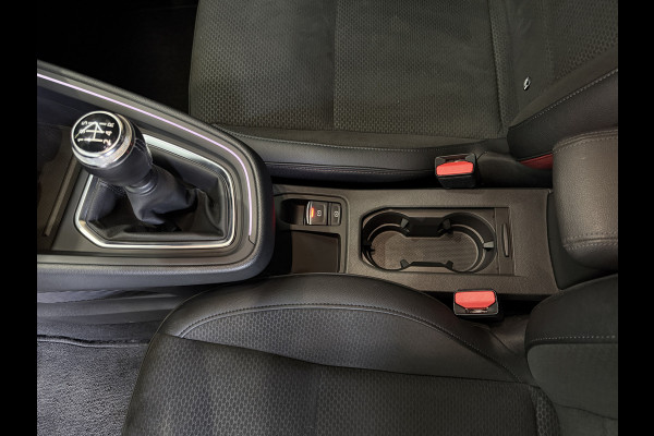 Renault Clio 1.0 TCe 100pk Edition One | Groot navi | Bose | Camera | Stoel & Stuur verwarming | Carplay 100% Dealer onderhouden!