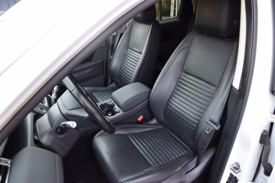 Land Rover Discovery Sport P300e PHEV SE
