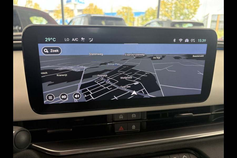 Fiat 600E La Prima 54 kWh Achteruitrijcamera - Apple carplay - Draadloze telefoonoplader - Parkeersensoren - Navigatie - Airco - Stoelverwarming - Voorstoelen met massagefunctie - Licht metalen velgen 18 inch - Keyles Cruise control - Dodehoek detector - Extra getint glas achter - Regensensor - Led verlichting - Stuur multifunctioneel
