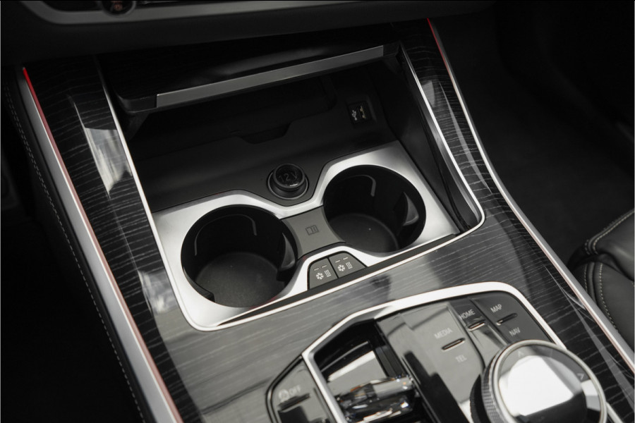 BMW X5 xDrive50e Launch Edition M-Sport Pro Pano M-Stoel M-Performance H/K Trekhaak