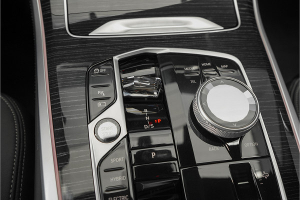 BMW X5 xDrive50e Launch Edition M-Sport Pro Pano M-Stoel M-Performance H/K Trekhaak