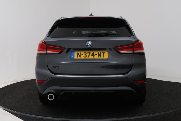BMW X1 XDrive25e Business Edition Plus (STOELVERWARMING, HEAD-UP DISPLAY, NAVIGATIE, DEALER ONDERHOUDEN)