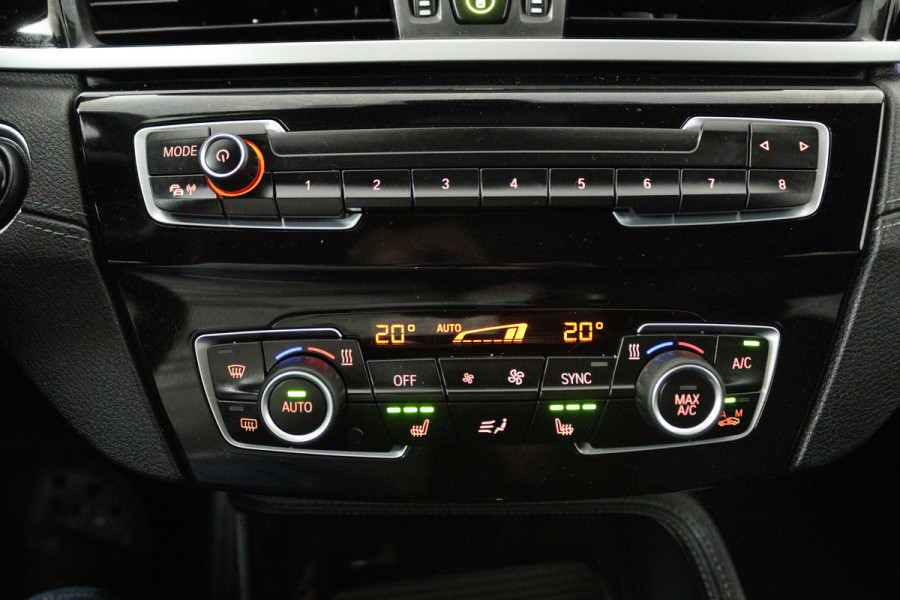BMW X1 XDrive25e Business Edition Plus (STOELVERWARMING, HEAD-UP DISPLAY, NAVIGATIE, DEALER ONDERHOUDEN)
