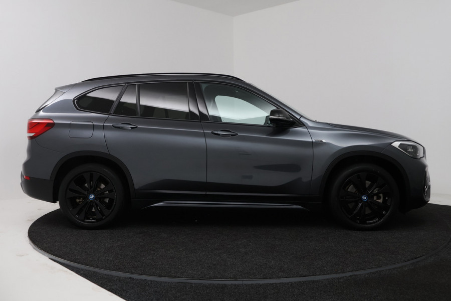 BMW X1 XDrive25e Business Edition Plus (STOELVERWARMING, HEAD-UP DISPLAY, NAVIGATIE, DEALER ONDERHOUDEN)