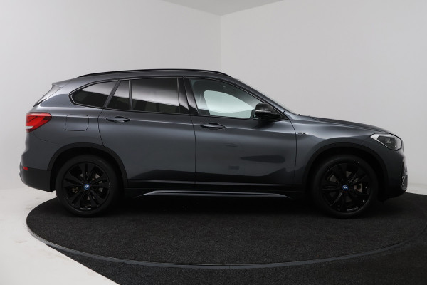 BMW X1 XDrive25e Business Edition Plus (STOELVERWARMING, HEAD-UP DISPLAY, NAVIGATIE, DEALER ONDERHOUDEN)