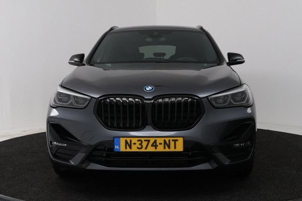 BMW X1 XDrive25e Business Edition Plus (STOELVERWARMING, HEAD-UP DISPLAY, NAVIGATIE, DEALER ONDERHOUDEN)