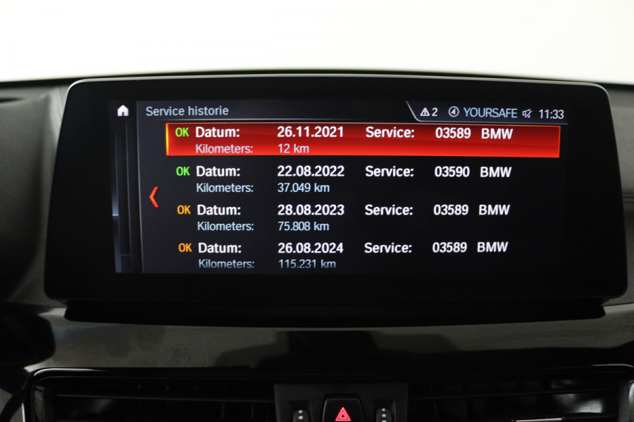 BMW X1 XDrive25e Business Edition Plus (STOELVERWARMING, HEAD-UP DISPLAY, NAVIGATIE, DEALER ONDERHOUDEN)