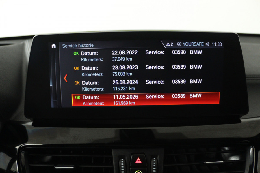BMW X1 XDrive25e Business Edition Plus (STOELVERWARMING, HEAD-UP DISPLAY, NAVIGATIE, DEALER ONDERHOUDEN)