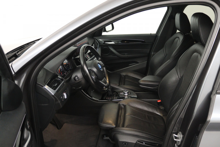 BMW X1 XDrive25e Business Edition Plus (STOELVERWARMING, HEAD-UP DISPLAY, NAVIGATIE, DEALER ONDERHOUDEN)