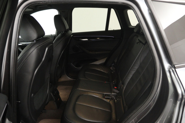 BMW X1 XDrive25e Business Edition Plus (STOELVERWARMING, HEAD-UP DISPLAY, NAVIGATIE, DEALER ONDERHOUDEN)