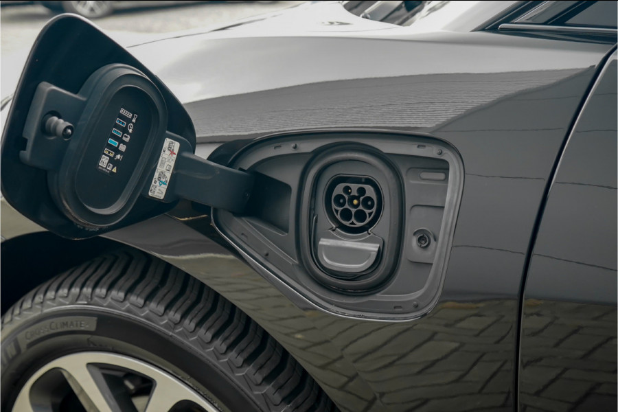 Jaguar I-PACE EV400 First Edition 90 kWh Performance Seats Pano 20"