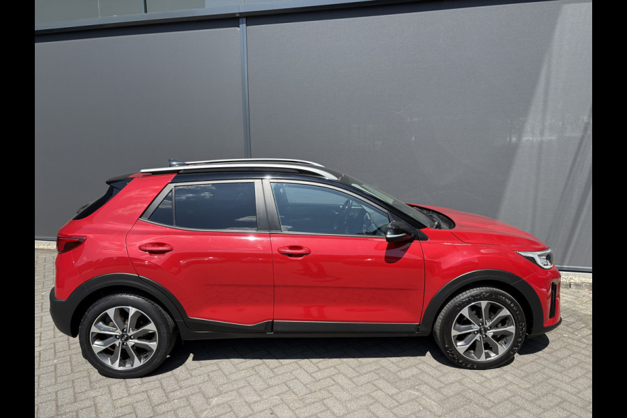 Kia Stonic 1.0 T-GDi DynamicPlusLine Achteruitrijcamera - Airco - Parkeersensor achter - Navigatie - Cruise control - Dakrails - keyless entry and start - Elektrische ramen - Radio - Mistlampen - Bluetooth - Licht metalen velgen Start/stop systeem - Elektrische ramen - Stuur multifunctioneel