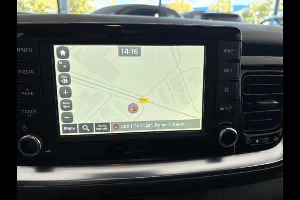 Kia Stonic 1.0 T-GDi DynamicPlusLine Achteruitrijcamera - Airco - Parkeersensor achter - Navigatie - Cruise control - Dakrails - keyless entry and start - Elektrische ramen - Radio - Mistlampen - Bluetooth - Licht metalen velgen Start/stop systeem - Elektrische ramen - Stuur multifunctioneel