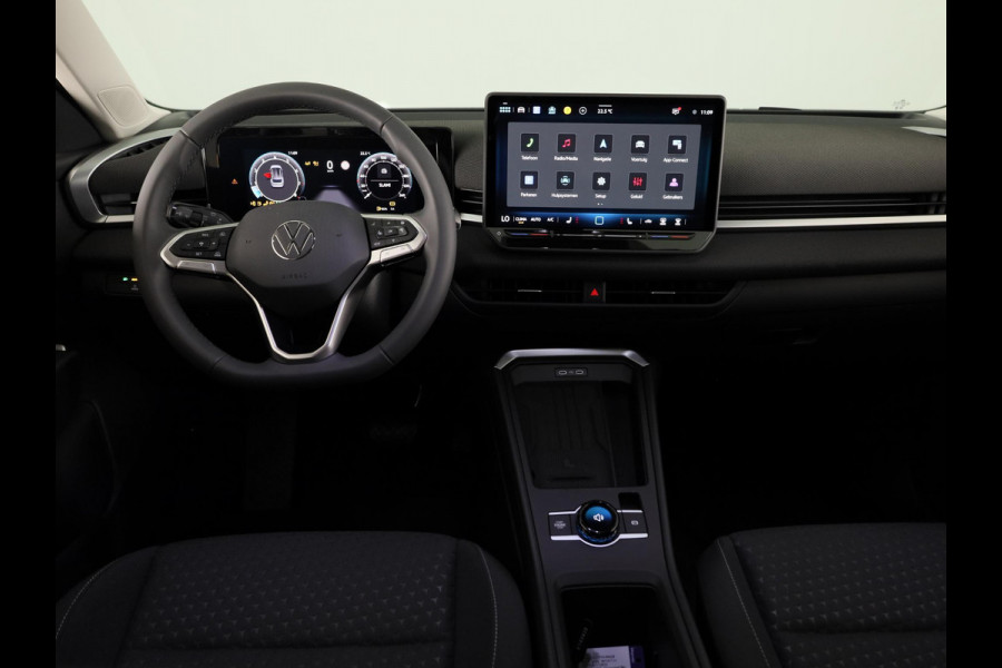 Volkswagen T-Roc Limited Edition 1.5 eTSI 85 kW / 116 PK SUV 7 vers / Getinte ramen / Carplay / 16 Inch