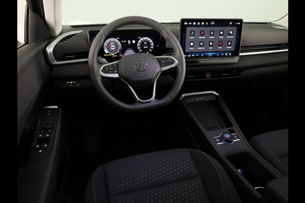 Volkswagen T-Roc Limited Edition 1.5 eTSI 85 kW / 116 PK SUV 7 vers / Getinte ramen / Carplay / 16 Inch
