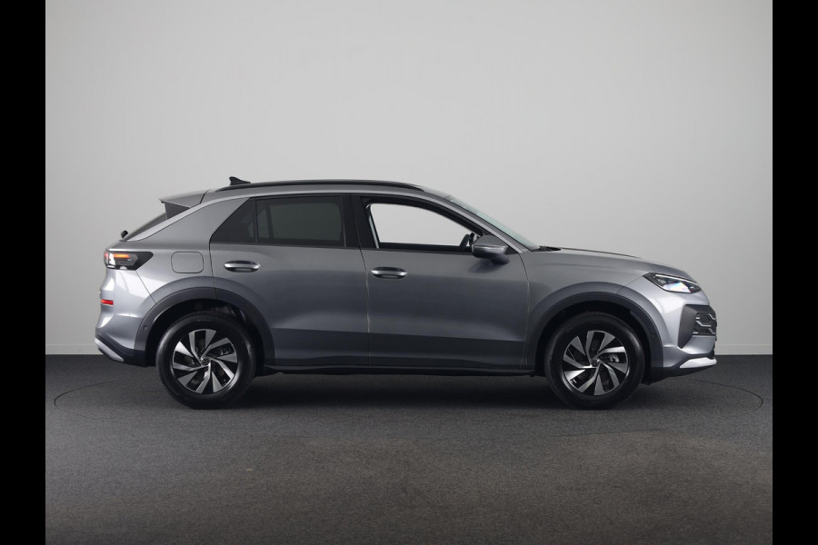 Volkswagen T-Roc Limited Edition 1.5 eTSI 85 kW / 116 PK SUV 7 vers / Getinte ramen / Carplay / 16 Inch