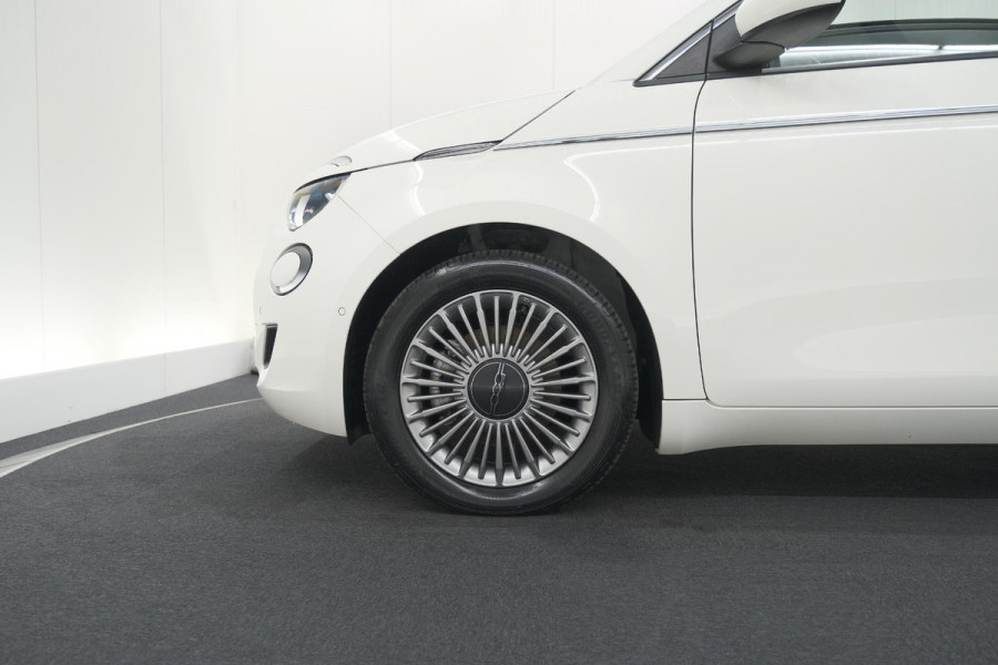 Fiat 500C Icon 42 kWh | SOH 96% | Convenience Pack | Camera | Dodehoekdetectie | Stoelverwarming