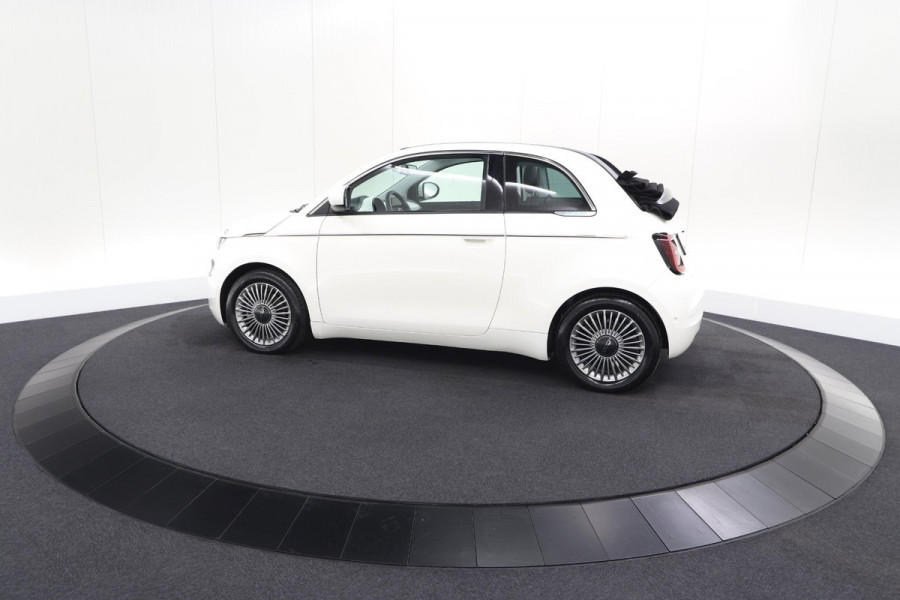 Fiat 500C Icon 42 kWh | SOH 96% | Convenience Pack | Camera | Dodehoekdetectie | Stoelverwarming