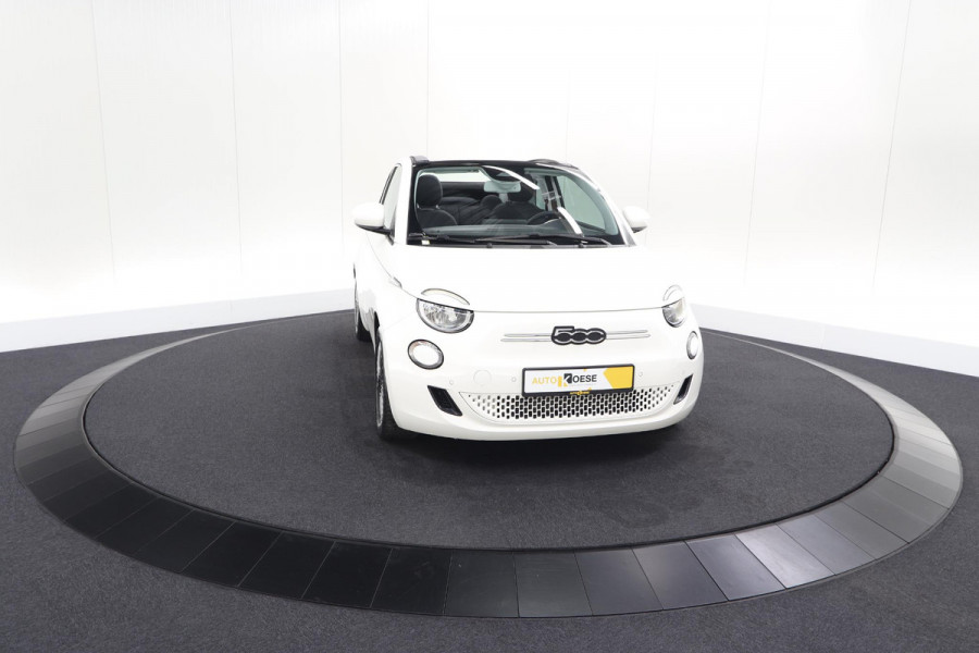 Fiat 500C Icon 42 kWh | SOH 96% | Convenience Pack | Camera | Dodehoekdetectie | Stoelverwarming