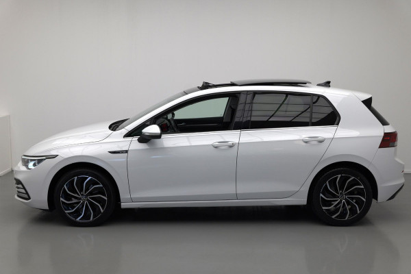 Volkswagen Golf 1.5 eTSI Style |Panoramadak|Massage|Carplay|