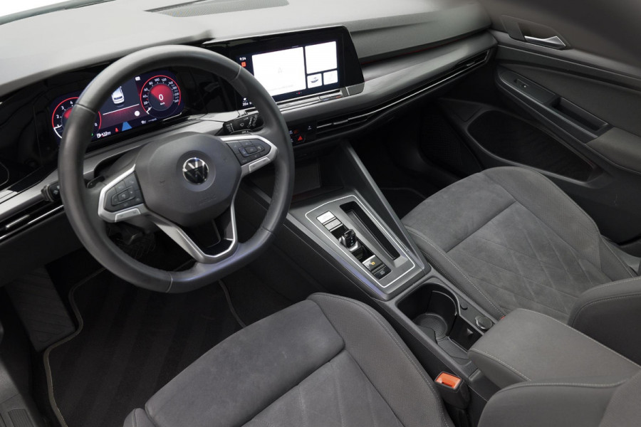 Volkswagen Golf 1.5 eTSI Style |Panoramadak|Massage|Carplay|